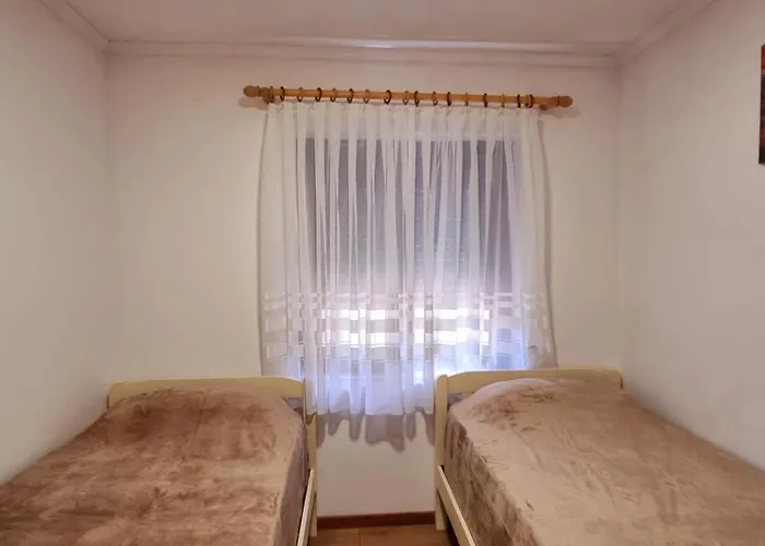 Bezhani Standard * Golem (Tirana)