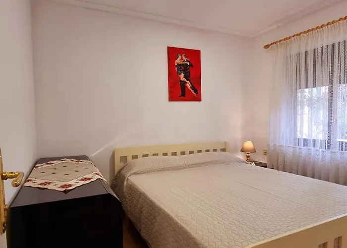 Bezhani Standard * Golem (Tirana)